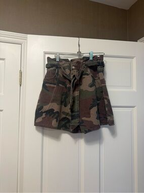 Marissa Webb Camouflage Paperbag Waist Cargo Shorts -in camo - 8